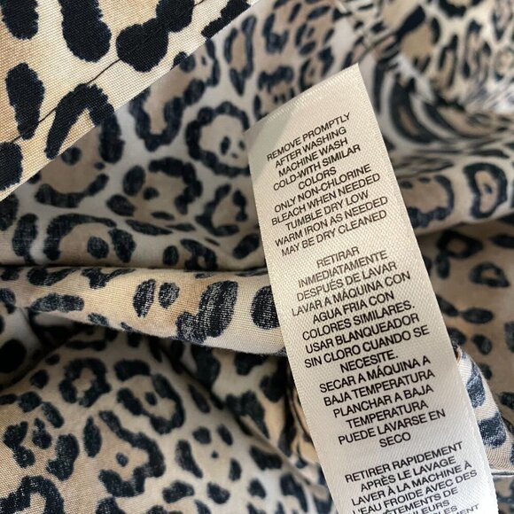 Chico's Shirt Top Button Down Leopard Cheetah Anim - Picture 6 of 6